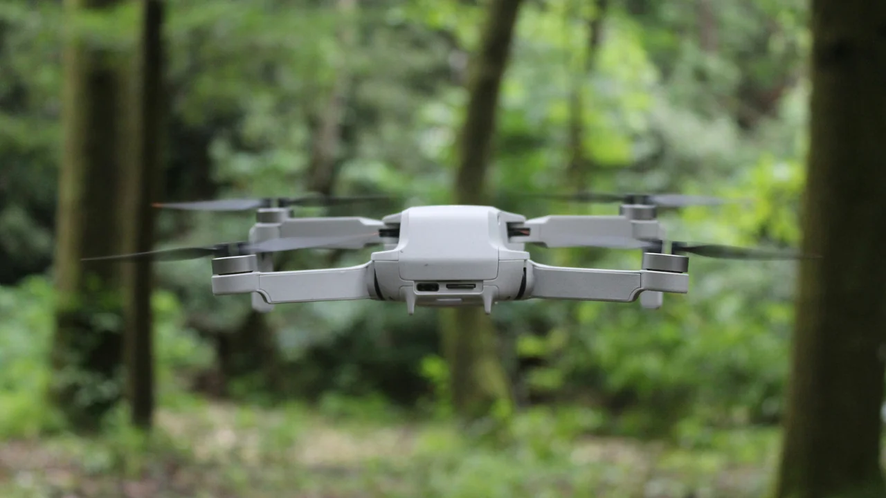 Flying a Drone in England 2026: Rules, Zones & Where It’s Legal