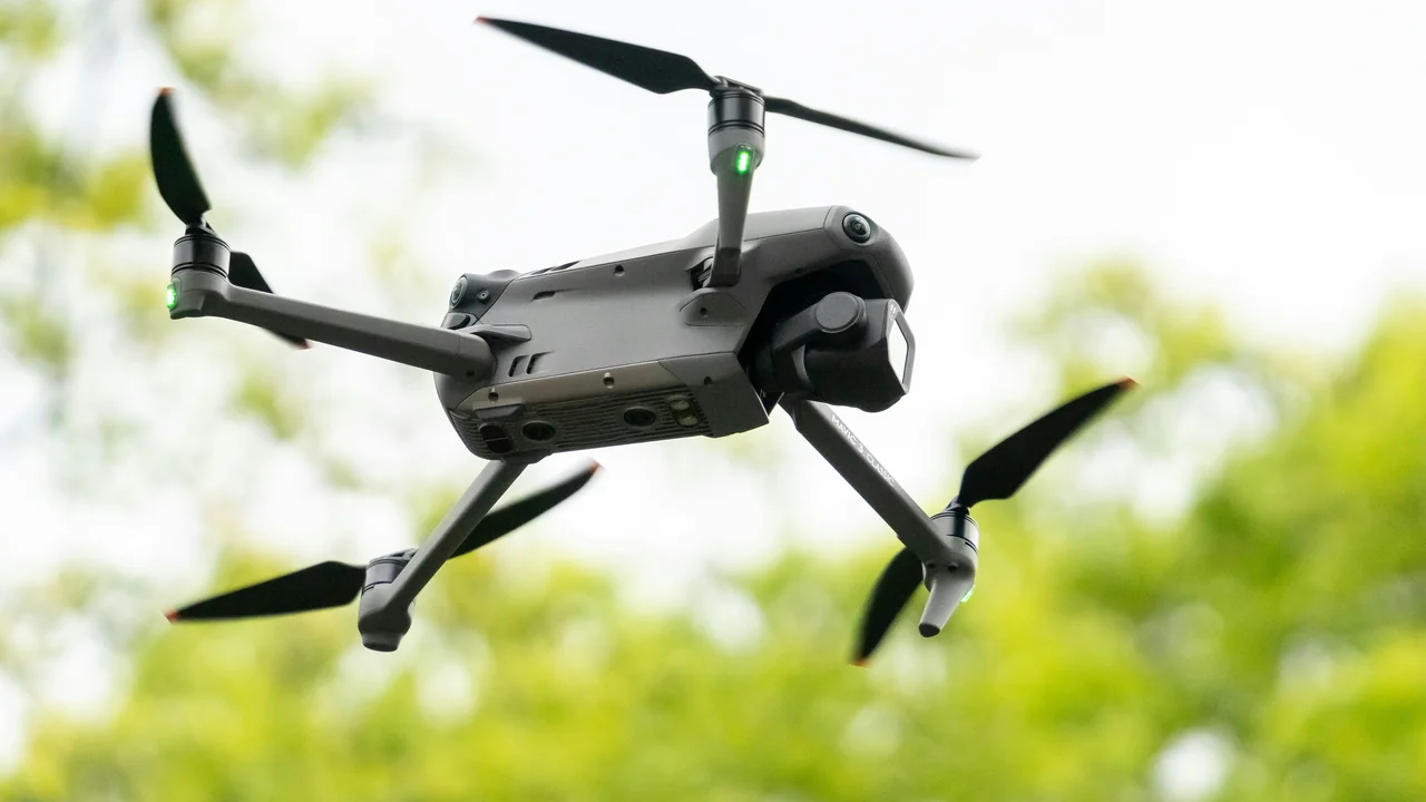 Can you fly a drone near a school | Can You Fly a Drone Near a School? US, UK & Australia Rules Explained Can you fly a drone near a school